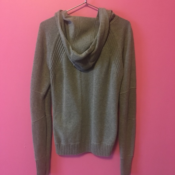 zip-up hoodie - Picture 2 of 2